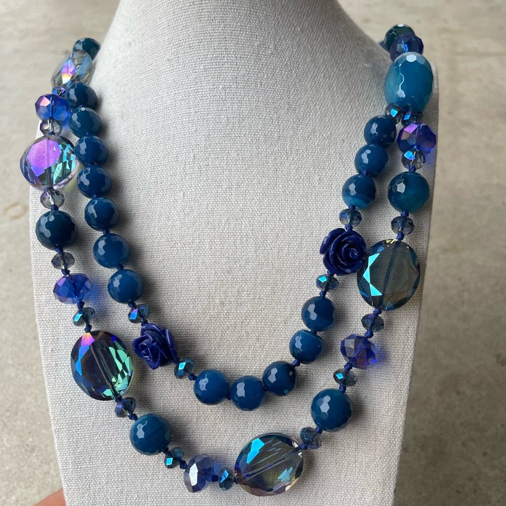 Vintage Multi strand Blue Glass Crystal Glass Roses beaded necklace 1950’s 26”